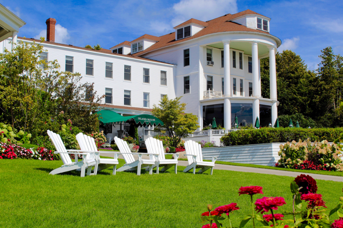 Sunning on the lawn amid the gardens at the island House Hotel is to revel in its history. Sunning on the lawn amid the gardens at the island House Hotel is to revel in its history.